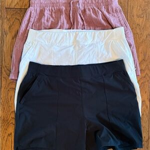 Columbia - Women's Casual Shorts - Black, White, Pink